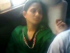 bangladeshi amante in autobus