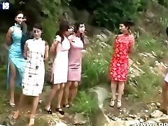 фотосессия китайских девушек в бондаже на открытом воздухе - p1