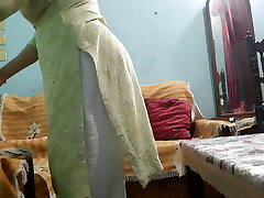 Desi Hot Maid ko choda salary bhadwane ke chakkar me