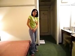 Pattaya maid bangs a party guy in her hotel to get a tip