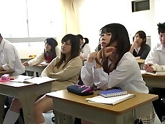 जापानी स्कूल से नरक के साथ, सबटाइटल
