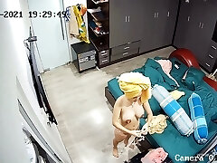 Hackers use the camera to remote monitoring of a lover's home life.588 Hackers use the camera to remote monitoring of a lover's home life.588