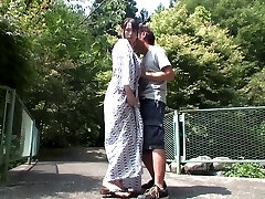 सुंदर जापानी धोखा दे पत्नी शरारती विवाहित महिला