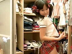 Lascivious idol is showing her splooge snatch