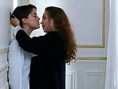 Claire Keim and Agathe de La Boulaye in lesbian love sequences