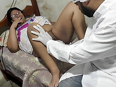 Clandestine gynecologist meets his warm patient and makes her jizz in a jet