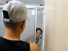 stagging on my slutty stepsister in the bathroom- porn in Spanish