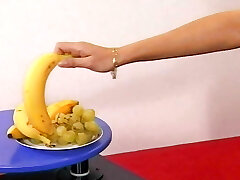 три потрясающе выглядящие немецкие красотки ублажают друг друга три потрясающе выглядящие немецкие красотки ублажают друг друга