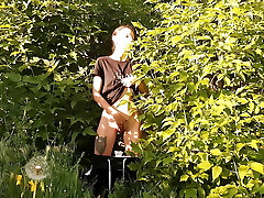 Risky public female masturbation in nature - Lesbian-candys