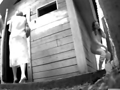 peeing in nature 10070