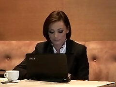 Fabuleux Cunnilingus, Brunette fuckfest video