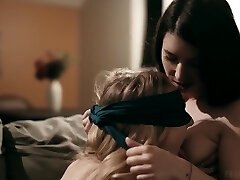 Lesbian psychologist pulverize her patients