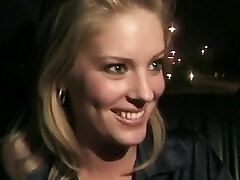 Gorgeous cutie luvs it when she spreads her legs and gets her pink cunt licked