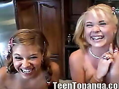 Amateur teen lezzies Little Summer and Teen Topanga licking pussy