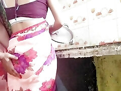 देसी नौकरानी ने बारतन धन के बाहर अपने मलिक के साथ चुदाई गही देसी नौकरानी ने बारतन धन के बाहर अपने मलिक के साथ चुदाई गही