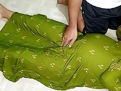 AuNty Ko kiTchen M uSke laDke N cHodne ka fellow hAi boLke cHoot maRi AuNty Ko kiTchen M uSke laDke N cHodne ka fellow hAi boLke cHoot maRi