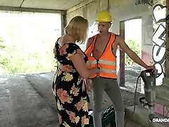 Heavy and fat mature blondie whore spreads gams for kinky missionary