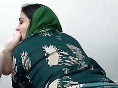 belle-mère égyptienne excitée baise son beau-fils de 18 ans