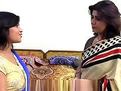 Maa aur mausi ka lesbian hookup aur ladka dekha rahahai