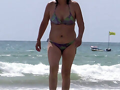 Mature wife enjoys hump on the beach, full cumshot