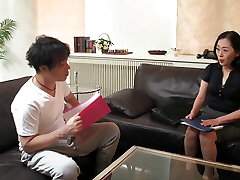 Cock-squeezing Skirt, Tight Top, If You Show Your Cock To A Lady At Work, She Very Likely Suck You Off