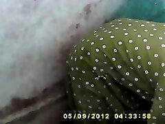 Wise Southindian Aunty's BIGBOOBS expose while bathing Wise Southindian Aunty's BIGBOOBS expose while bathing