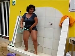 Brazilian Grannyshower Outside