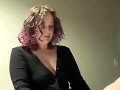 Curvy domme pegs trans slave bitch in hotel with her strap on 