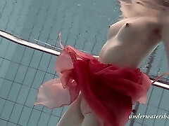 Slim beauty Katya Okuneva swimming in exciting Underwater showcase video