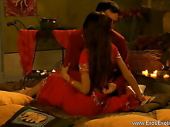 Making Enjoy In The IndianS auna So Erotic