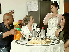 A Kinky Family - Emme Milky, Agatha Ludovino, Alessandra Maia