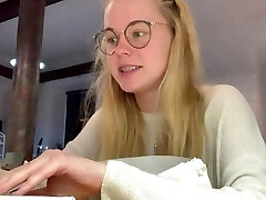 Young slut Marice fuck with toy bear