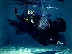 UNDERWATER shooting - total backstage