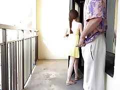 I CAUGHT A CUTE YOUNG Girl HOT Bean NEAR THE ELEVATOR