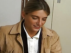 young brunette 21 years old stript vor der kamera beim audition