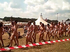 世界-欧洲-丹麦和裸体的人的罗斯基勒2009年的节日