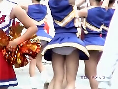 令人震惊的亚洲啦啦队队长女孩们的记录上的摄像机