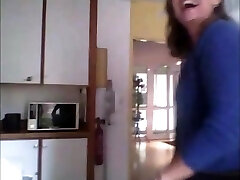 جاسوسی مادر زن در آشپزخانه