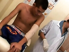 Chinese doctor bangs patient after check