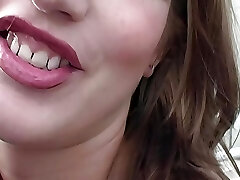 katalin lutscht während ihrer rauchpause einen bbc und wird dann von hinten hardcore gefickt