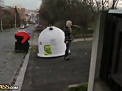 Stunner with a slit piercing screwed on the floor