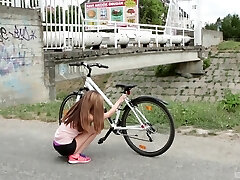 Cute babe Subil Arch wants to feel a man's manmeat up her cunt