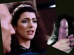 Captain ....im feeling a powerful alien weapon !!! Captain ....im feeling a powerful alien weapon !!!