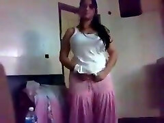 Egyptian slut fucked with a giant cock