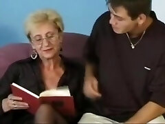 Glasses in semen, fuck upside down. Grannie Chloe Glasses in semen, fuck upside down. Grannie Chloe