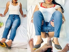 jeens wali bhabhi ko fruit dene jaakar mera lalach aa gaya dekhkar phir bhabhi ko pata kar choda