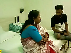 भारतीय धोखा दे पत्नी एसी तकनीशियन के साथ गर्म यौन संबंध है!