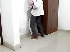School ki store room me student log ka karnama hua viral
