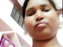 Madurai, Tamil sexy aunty in chimmies with hard nipples
