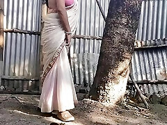 Outdoor Tear Up By Local Sonali Bhabi ( Official Video By Villagesex91 )